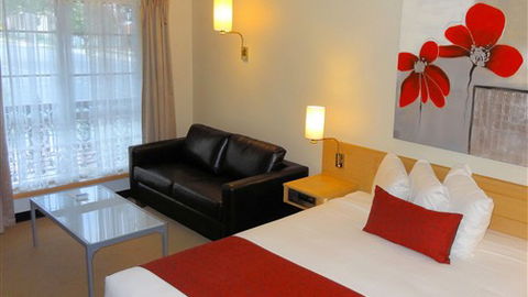 Hermitage Motor Inn - QLD Tourism 4