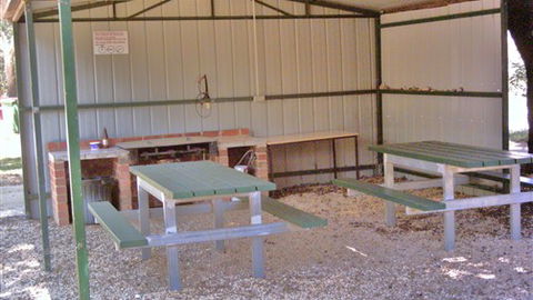 Castlemaine Central Cabin & Van Park - QLD Tourism 4