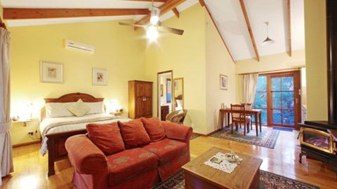 Glenview Retreat Luxury Accommodation - QLD Tourism 3