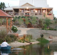 Blue Cliffs Retreat - QLD Tourism