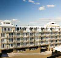Quality Suites Deep Blue - Queensland Tourism