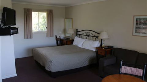 Yarra Gables Motel - QLD Tourism 3