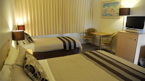 Comfort Inn Eastern Sands - QLD Tourism 0