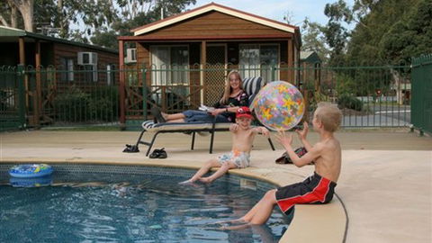 Lake Fyans Holiday Park - Queensland Tourism 0
