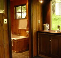 Braeside Mount Macedon Country Retreat and Bed  Breakfast - Queensland Tourism