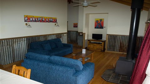 Sanctuary Park Cottages - QLD Tourism 5