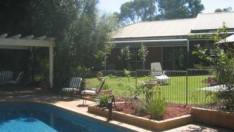 Elizas On The Murray - QLD Tourism 4