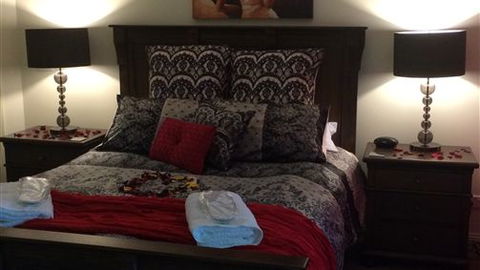 Emerald Creek Cottages - QLD Tourism 0
