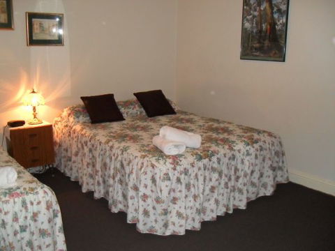 Aaron Cottage - QLD Tourism 2