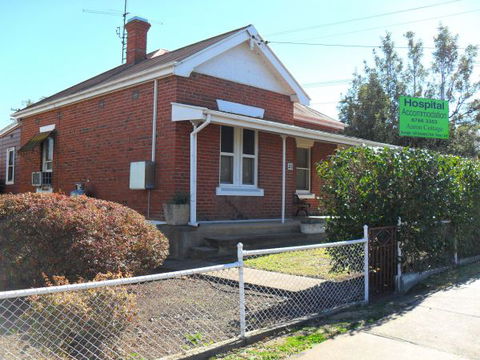 Aaron Cottage - QLD Tourism 5