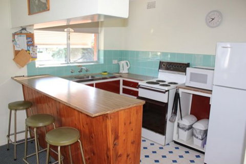 Castaway Holiday Units - Queensland Tourism 3