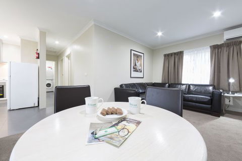 Forrest Hotel And Apartments - QLD Tourism 4