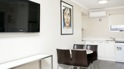 Forrest Hotel And Apartments - QLD Tourism 0
