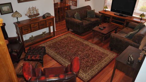 The Pommy Tree Bed And Breakfast - Queensland Tourism 0