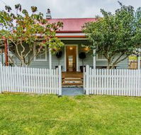 Hindmarsh Park Holiday Cottage - QLD Tourism