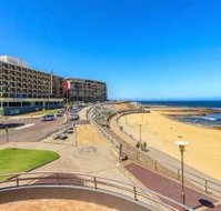 Quality Hotel NOAHS On the Beach - Queensland Tourism