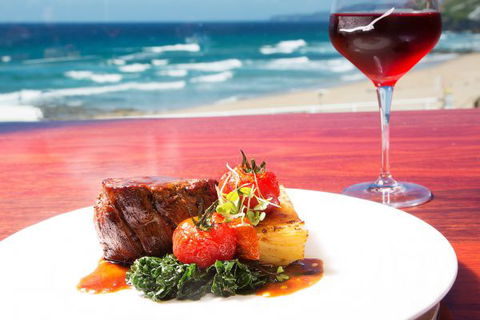 Quality Hotel NOAHS On The Beach - QLD Tourism 7
