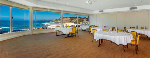 Quality Hotel NOAHS On The Beach - QLD Tourism 9