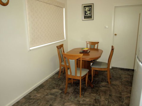Shamrose Cottage - QLD Tourism 7