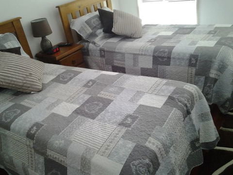 The Pommy Tree Bed And Breakfast - Queensland Tourism 3