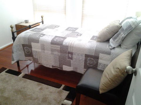 The Pommy Tree Bed And Breakfast - Queensland Tourism 4