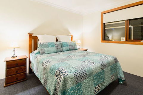 Alpine Edge Accommodation - QLD Tourism 1
