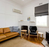 Castleview Cottage - QLD Tourism