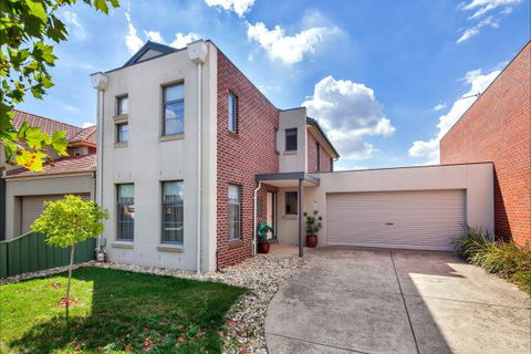 Phoenix House - Ballarat Townhouses - QLD Tourism 0