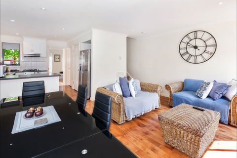 Phoenix House - Ballarat Townhouses - QLD Tourism 2