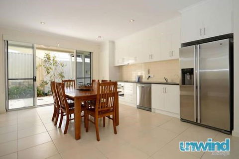 Unwind At 7 At 141 Apartments Victor Harbor - Queensland Tourism 1
