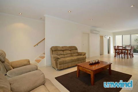 Unwind At 7 At 141 Apartments Victor Harbor - Queensland Tourism 2