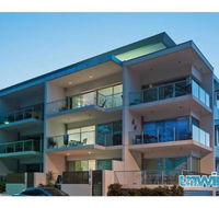Unwind at 29 Breeze Penthouse - Queensland Tourism