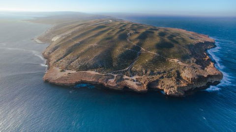 Wolfe Creek Crater Camp At Wolfe Creek Crater National Park - QLD Tourism 24