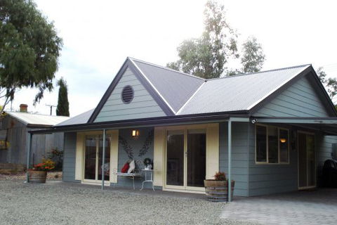 Auburn Pavilions - QLD Tourism 1