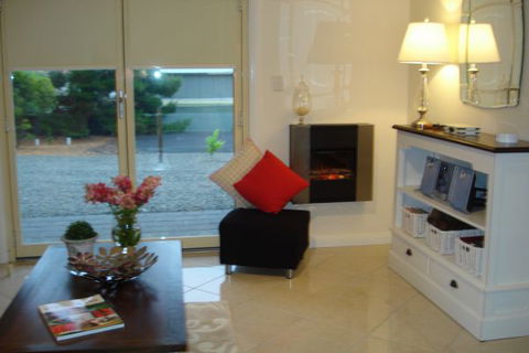 Auburn Pavilions - QLD Tourism 2