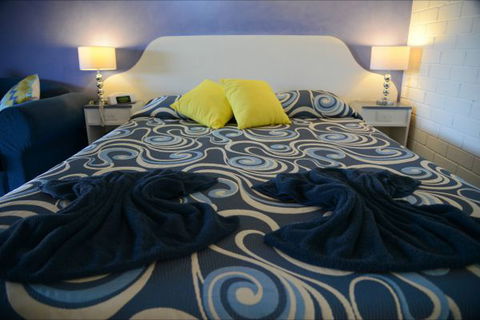 Cameo Inn Motel - Queensland Tourism 1