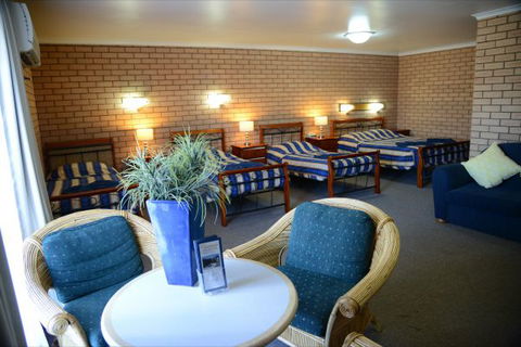 Cameo Inn Motel - Queensland Tourism 2