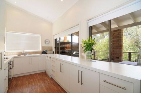 Aqua Leaf Apartment - QLD Tourism 5