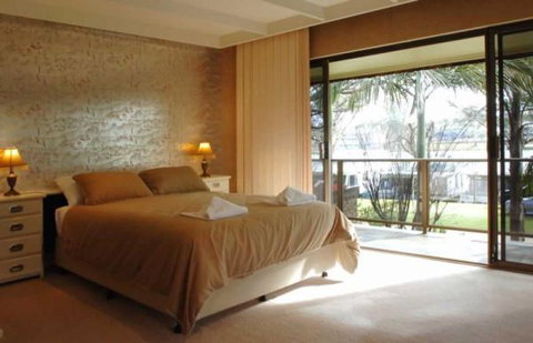 Trenberth House - Queensland Tourism 1