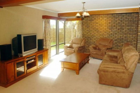 Trenberth House - Queensland Tourism 2