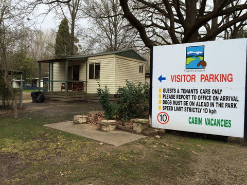 Ardern's Caravan Park, Myrtleford - QLD Tourism 3