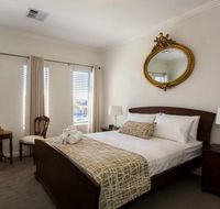 Lakeside Retreat - Queensland Tourism