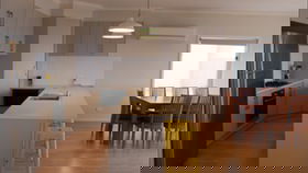 Pelican Place - QLD Tourism 0