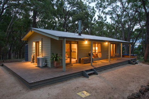 Mirkwood Forest Self-Contained Spa Cottages - QLD Tourism 0