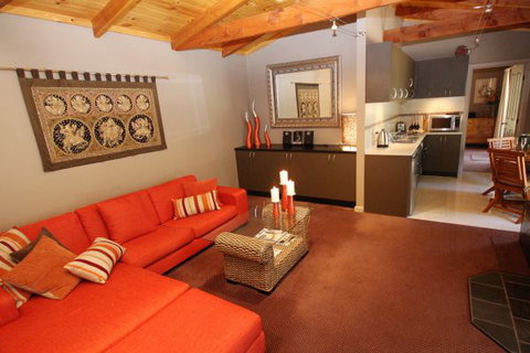 Mirkwood Forest Self-Contained Spa Cottages - QLD Tourism 2