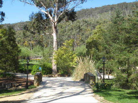 Mirkwood Forest Self-Contained Spa Cottages - QLD Tourism 4