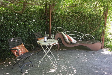 Mirkwood Forest Self-Contained Spa Cottages - QLD Tourism 5