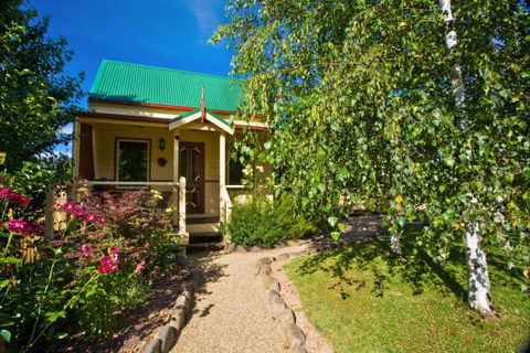 Autumn Abode Cottages - QLD Tourism 2