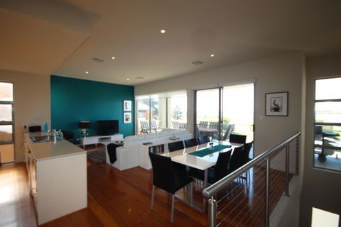 LJ Hooker Goolwa Holiday Rentals - 42 Underwood Avenue, Goolwa Beach - Queensland Tourism 2