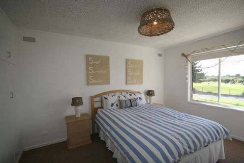LJ Hooker Goolwa Holiday Rentals - 42 Underwood Avenue, Goolwa Beach - Queensland Tourism 9